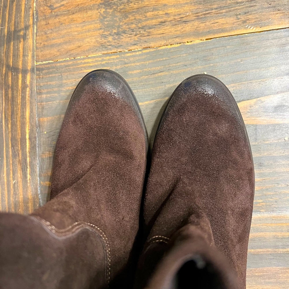 NEW! Dark Brown Suede Leather Boots, with a “distressed” look.  Size is 7.5/8. - Picture 3 of 9